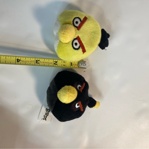 Angry Birds 3" Mini Plush Bean Bag Black Bomb Bird, Yellow Chuck 2011 - Picture 2 of 3